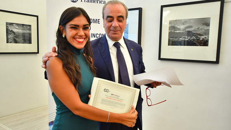 Antonio-Marzullo-premia-Elide-Facciuto—ph-Pino-Izzo