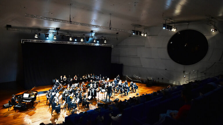 Auditorium_Oscar_Niemeyer_2
