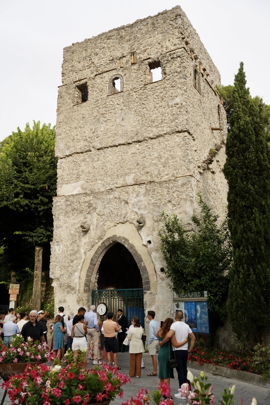 MEN06044