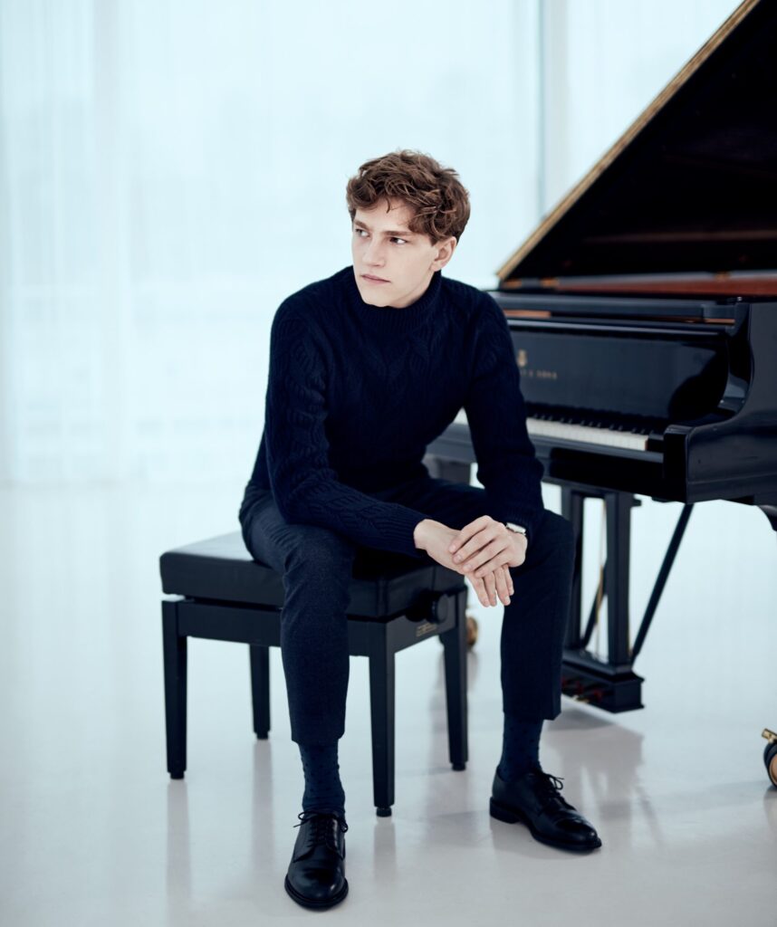 LISIECKI 005 858x1024
